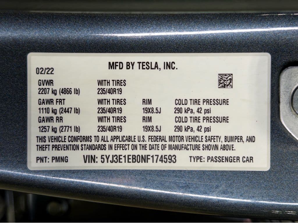 2022 Tesla Model 3 view 28