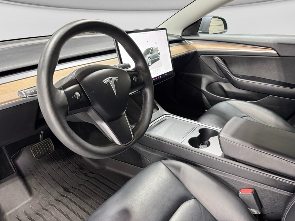 2022 Tesla Model 3 view 17