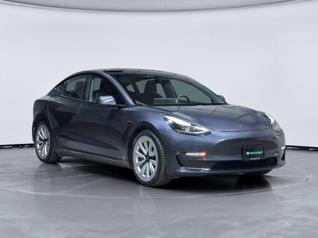 2022 Tesla Model 3 view 4