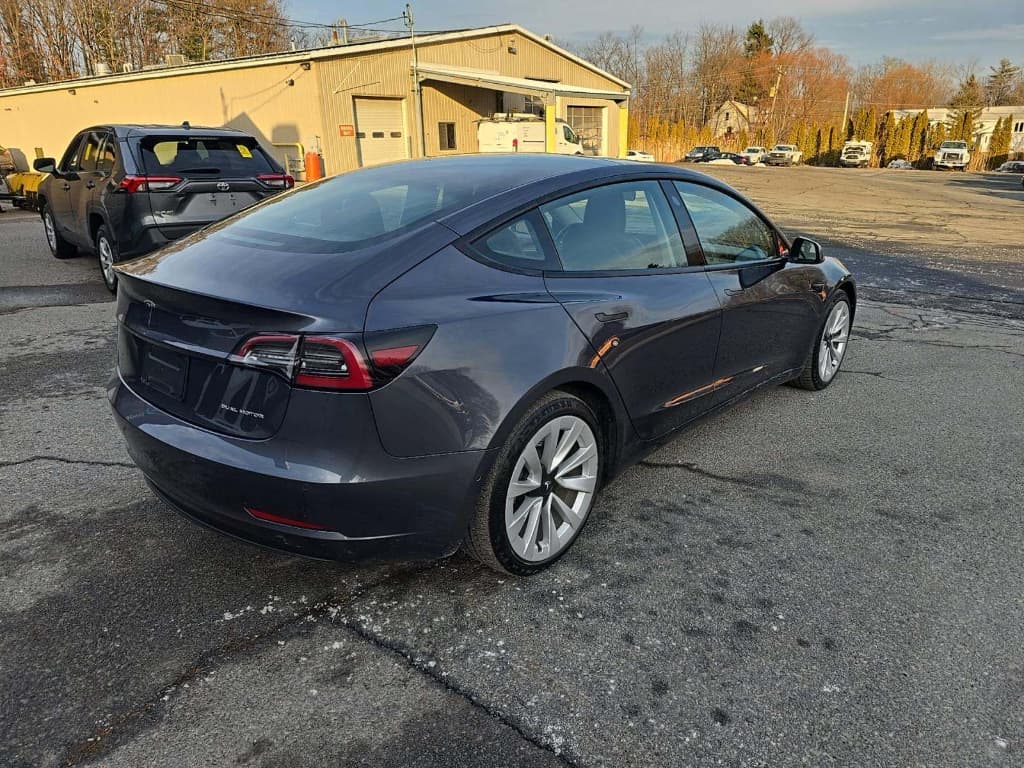 2022 Tesla Model 3 view 3