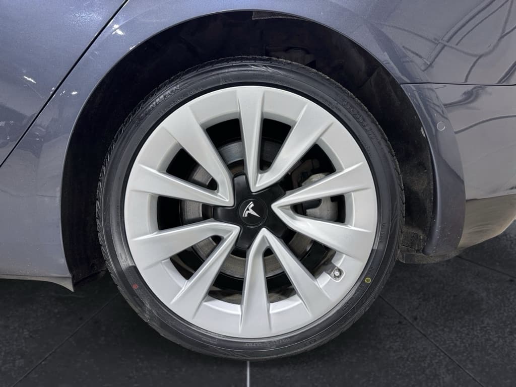 2022 Tesla Model 3 view 32