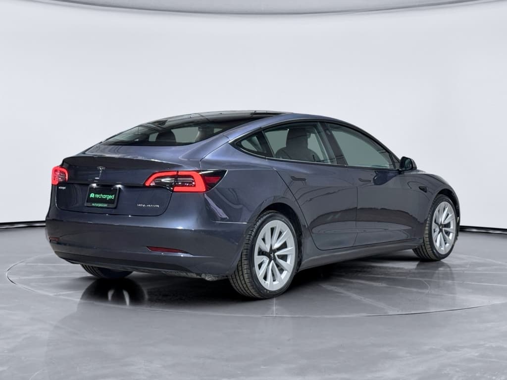 2022 Tesla Model 3 view 3