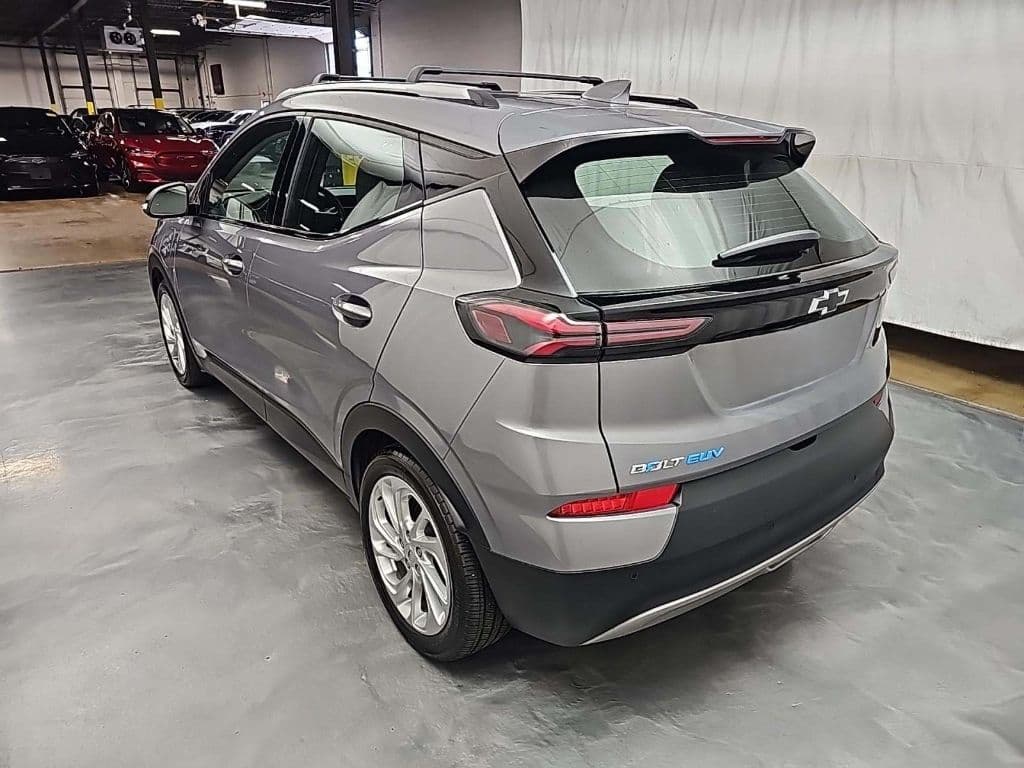 2023 Chevrolet Bolt EUV view 2