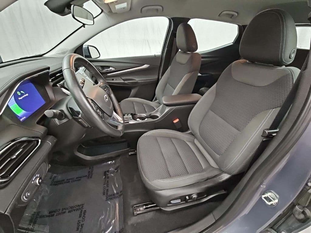 2023 Chevrolet Bolt EUV view 5