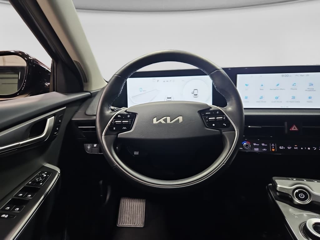 2024 Kia EV6 view 7