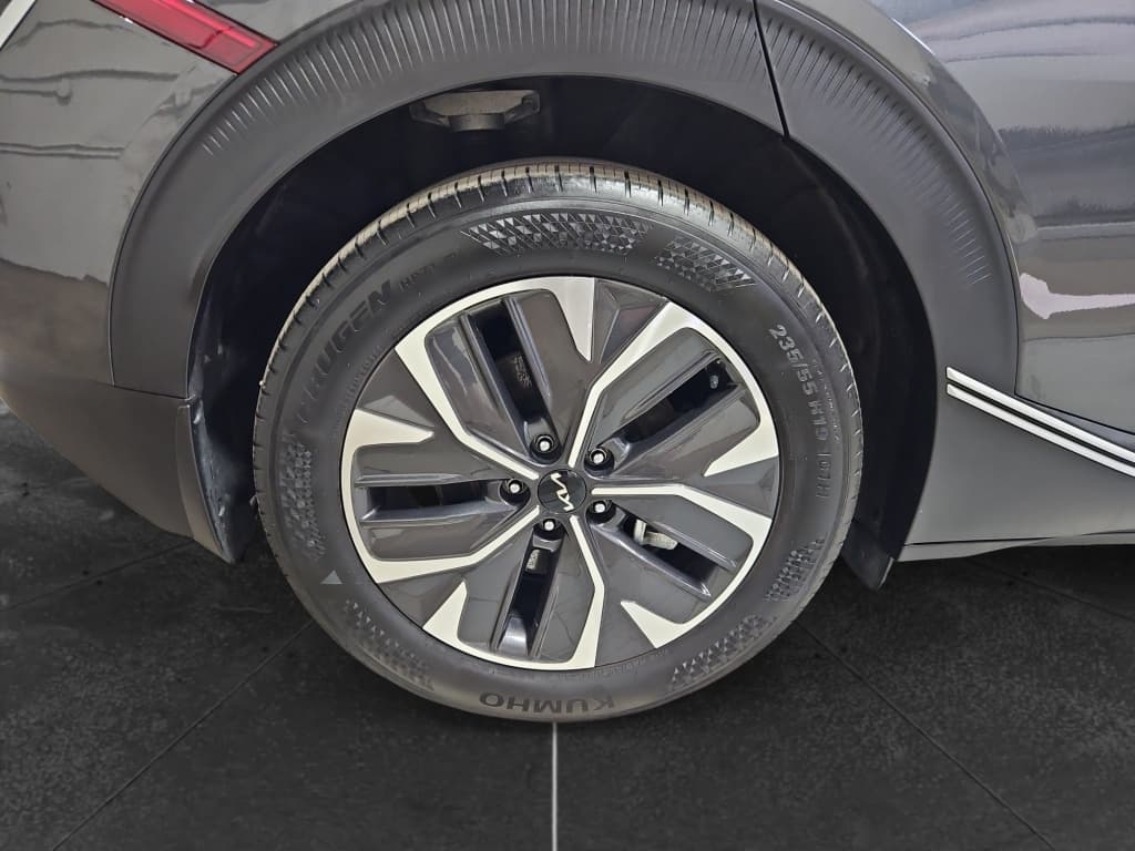 2024 Kia EV6 view 36