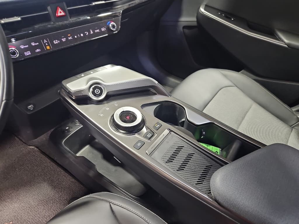 2024 Kia EV6 view 18