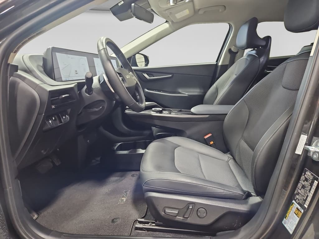 2024 Kia EV6 view 17