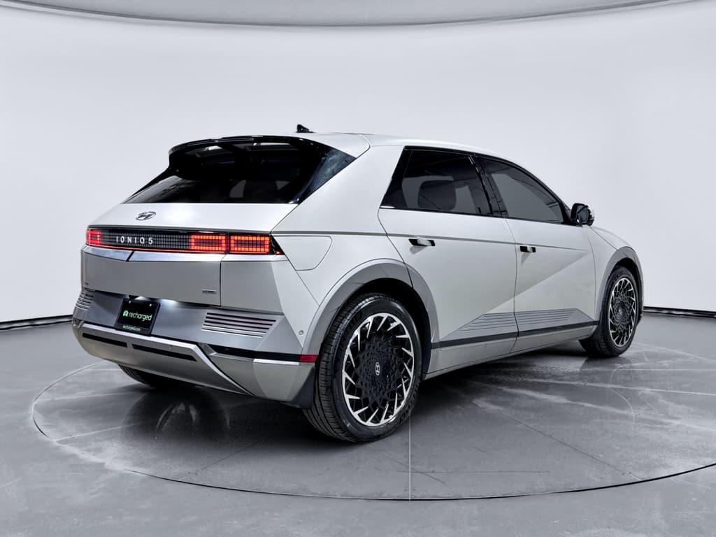 2023 Hyundai IONIQ 5 view 3