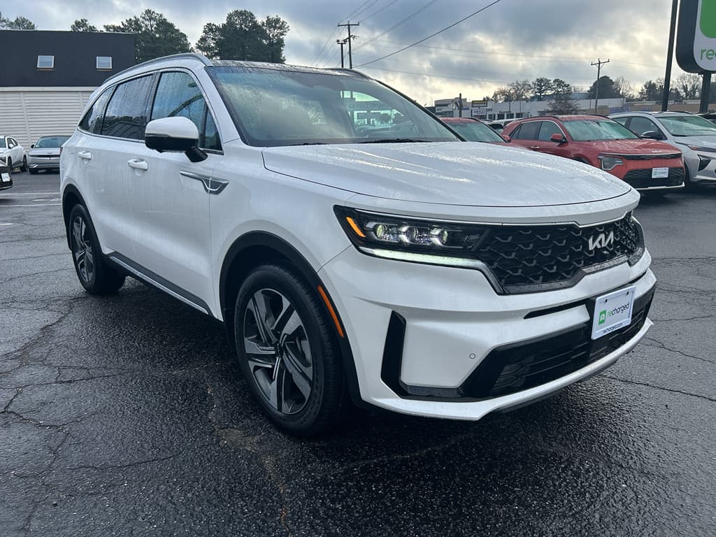 2023 Kia Sorento Plug-in Hybrid view 4