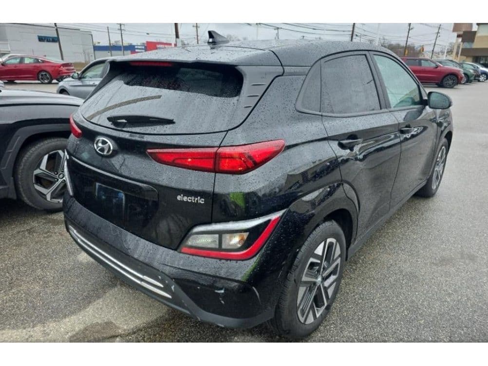 2023 Hyundai Kona EV view 3