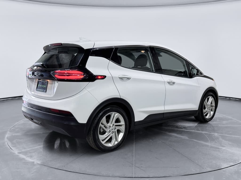 2023 Chevrolet Bolt EV view 3