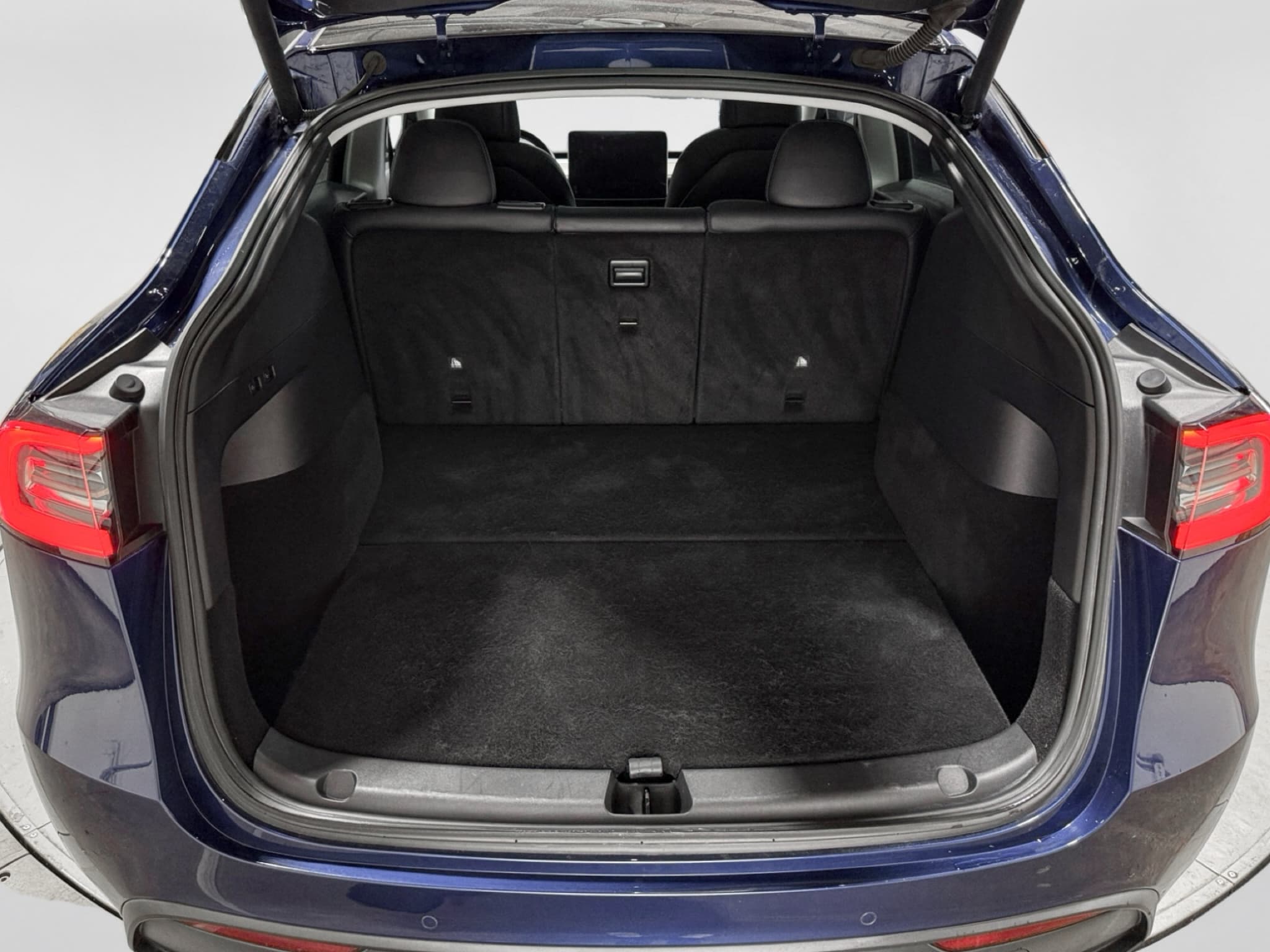 2021 Tesla Model Y view 26