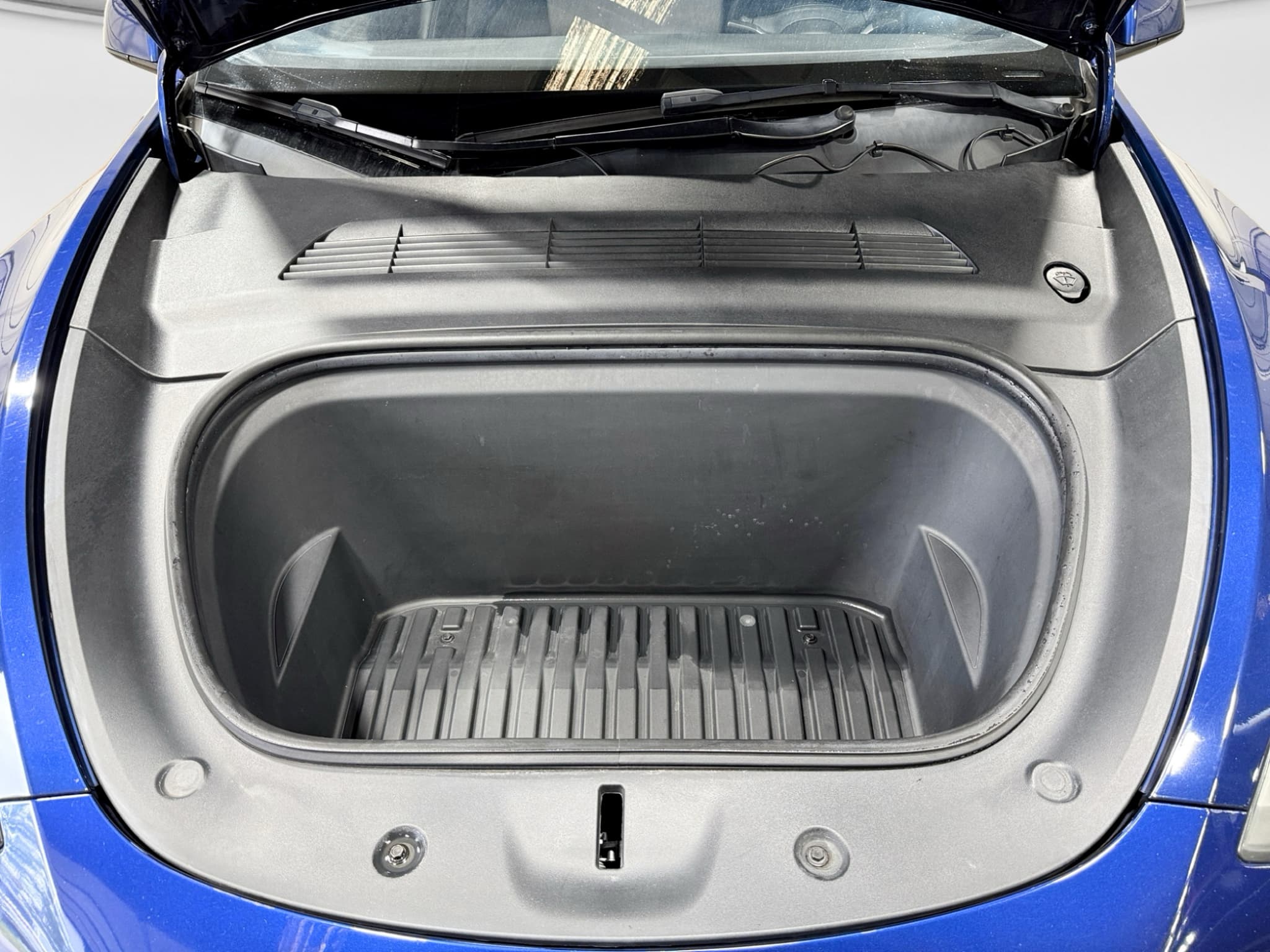 2021 Tesla Model Y view 24