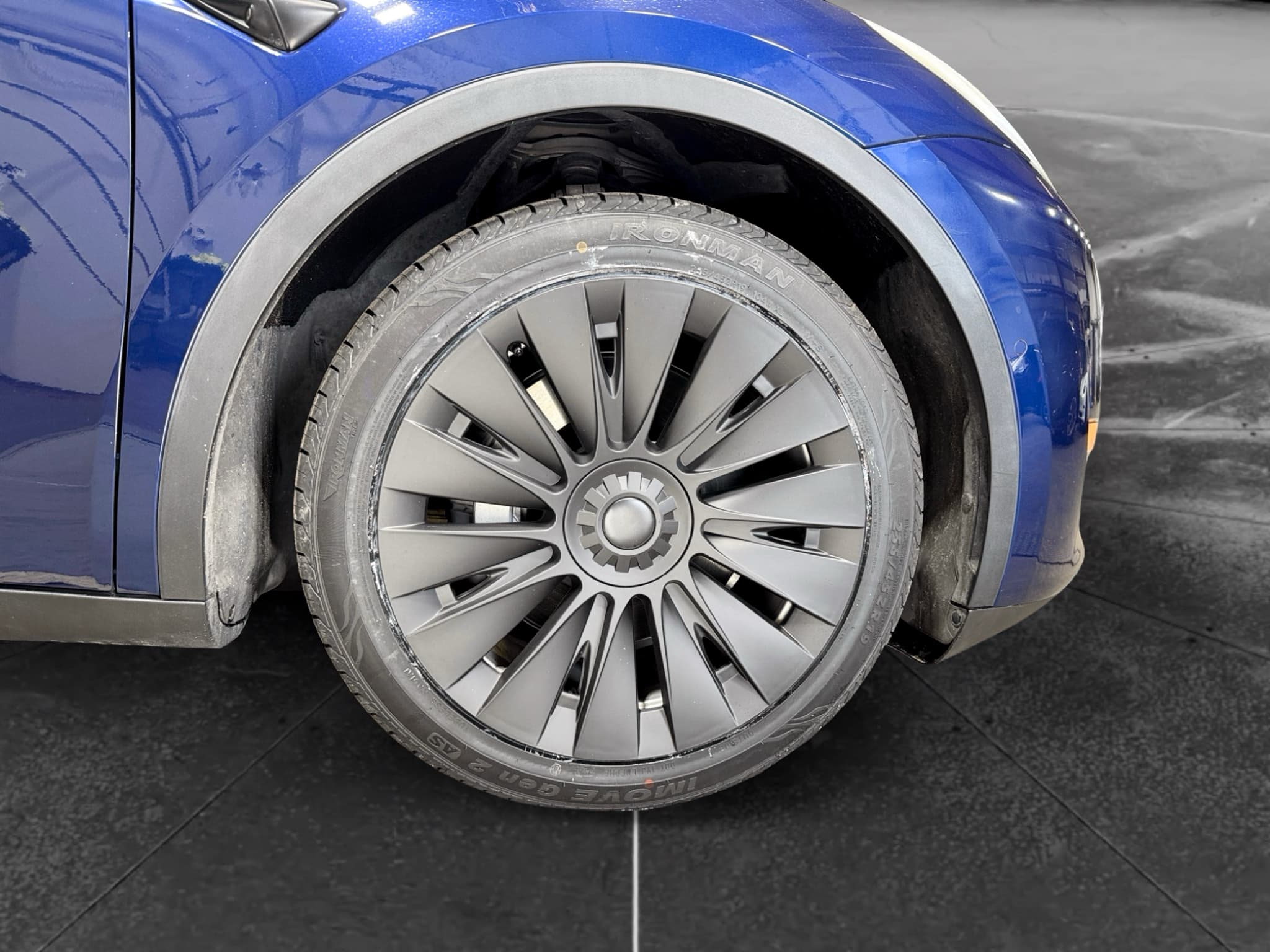 2021 Tesla Model Y view 36