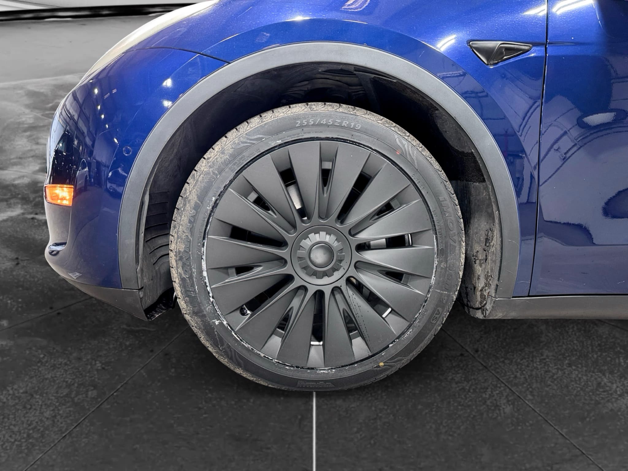 2021 Tesla Model Y view 30