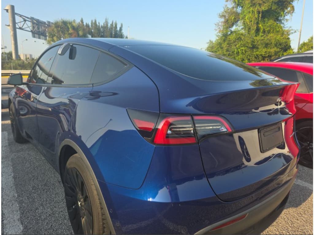 2021 Tesla Model Y view 3