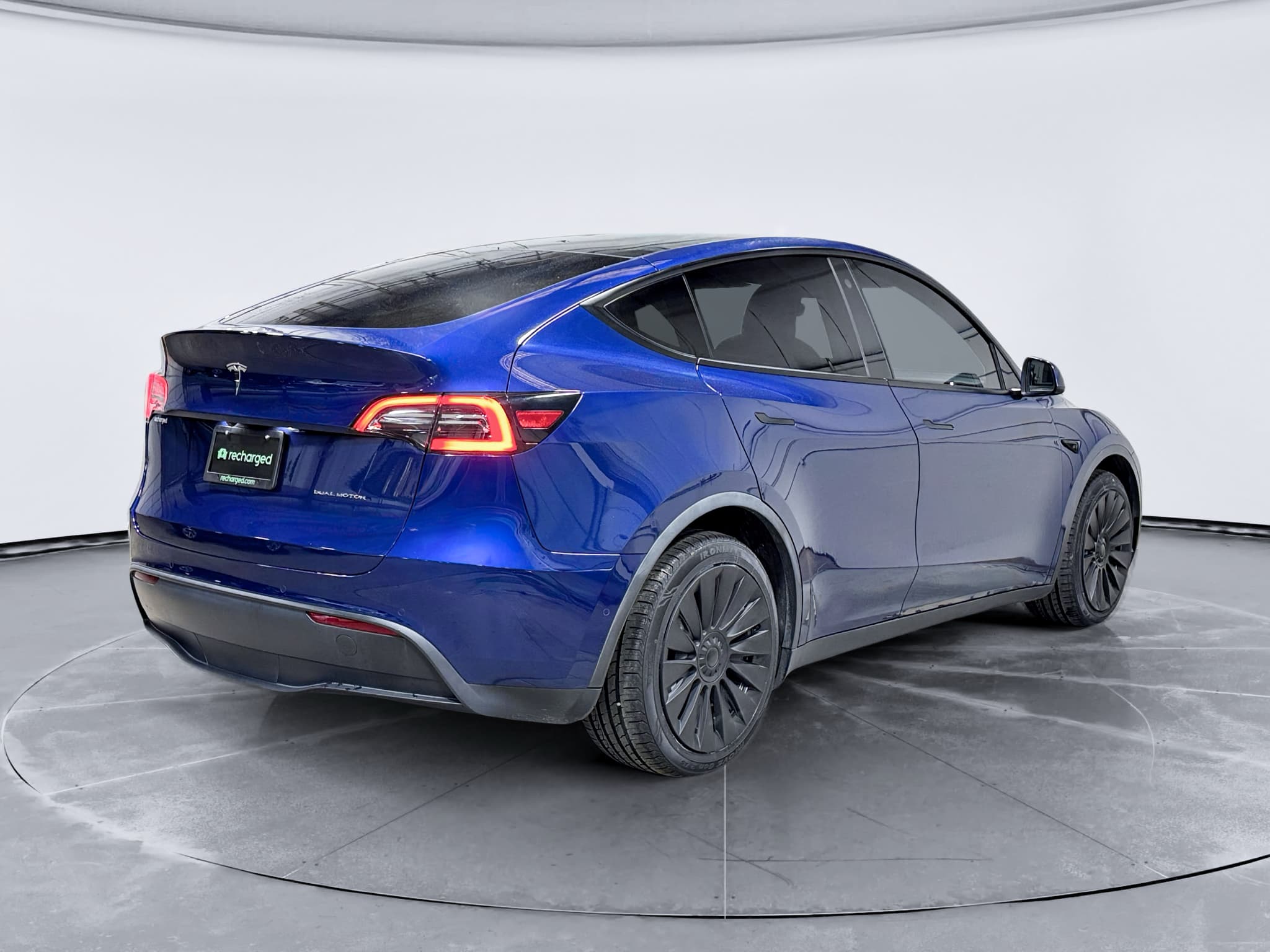 2021 Tesla Model Y view 3
