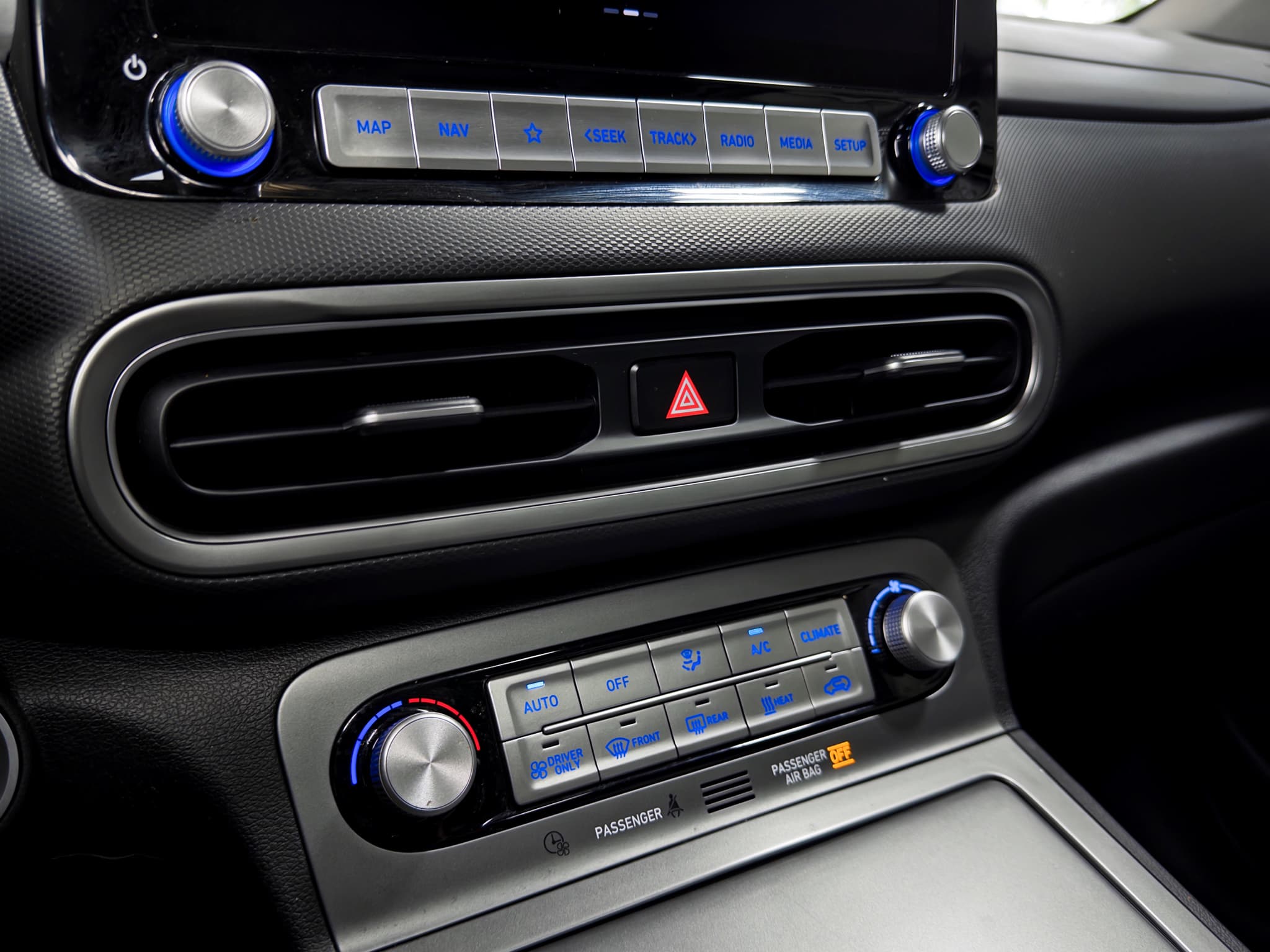 2023 Hyundai Kona EV view 16