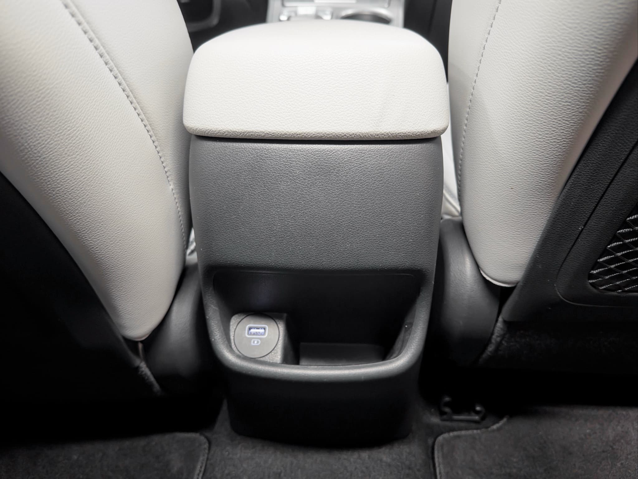 2023 Hyundai Kona EV view 22