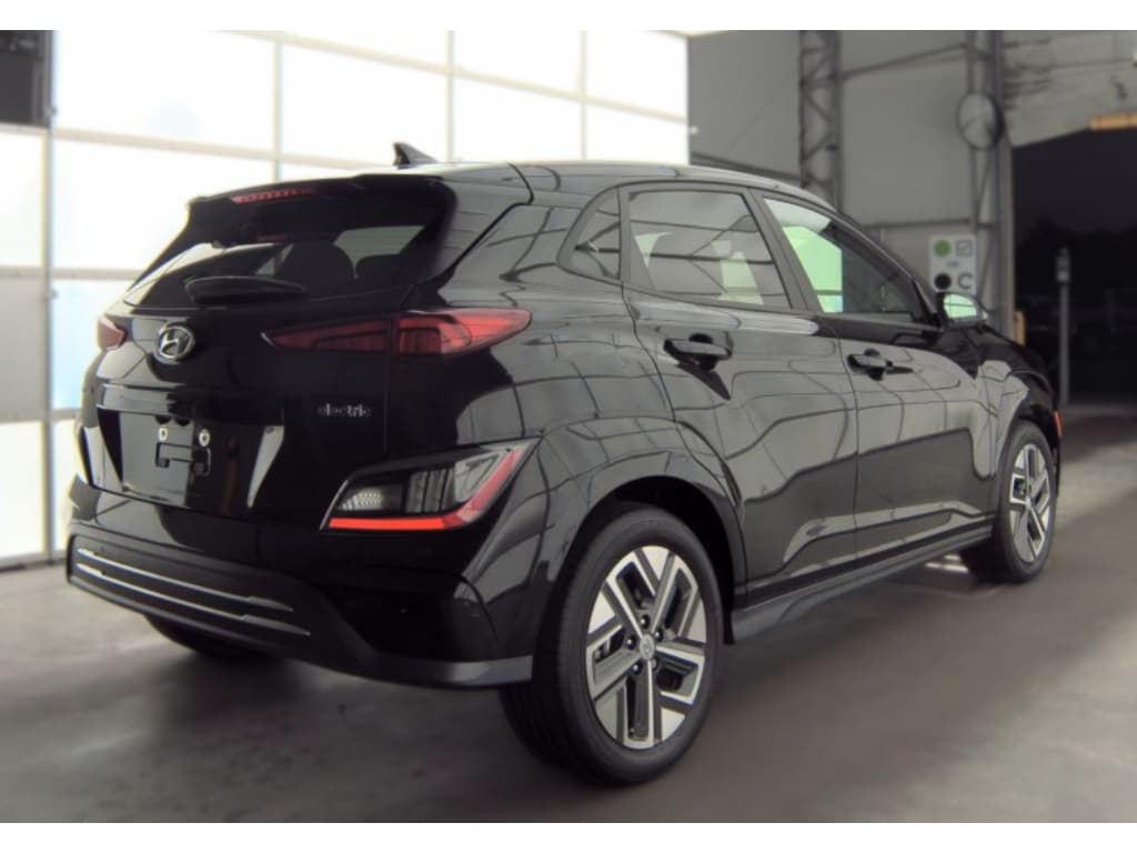 2023 Hyundai Kona EV view 4