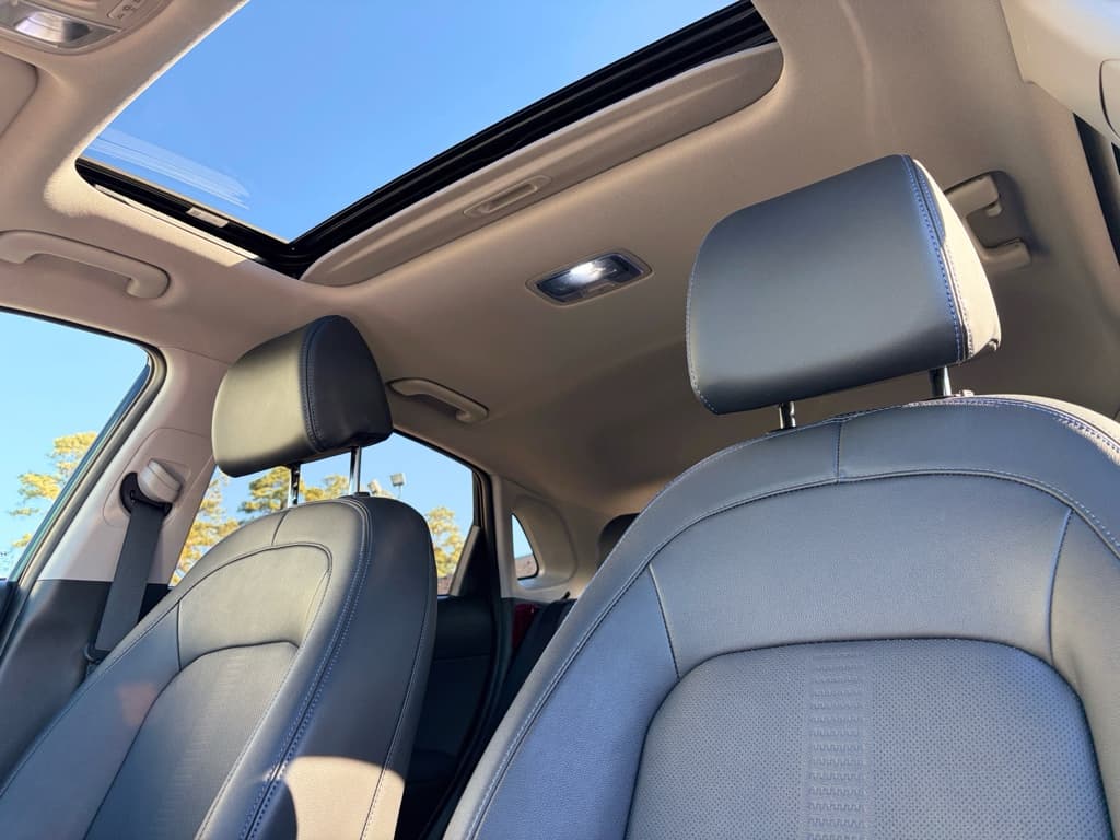 2023 Hyundai Kona EV view 25
