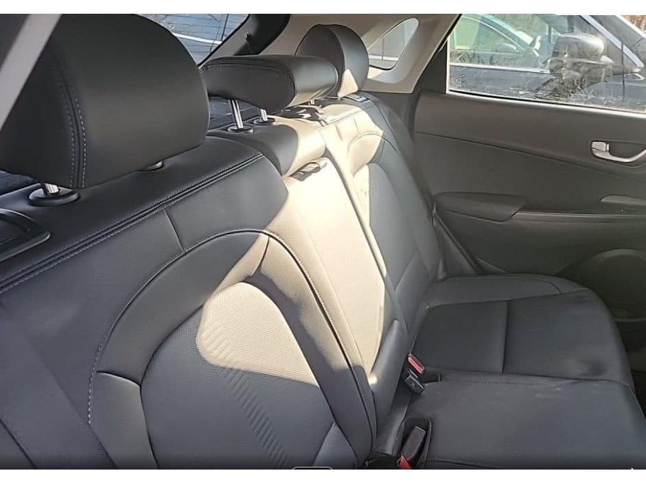 2023 Hyundai Kona EV view 5