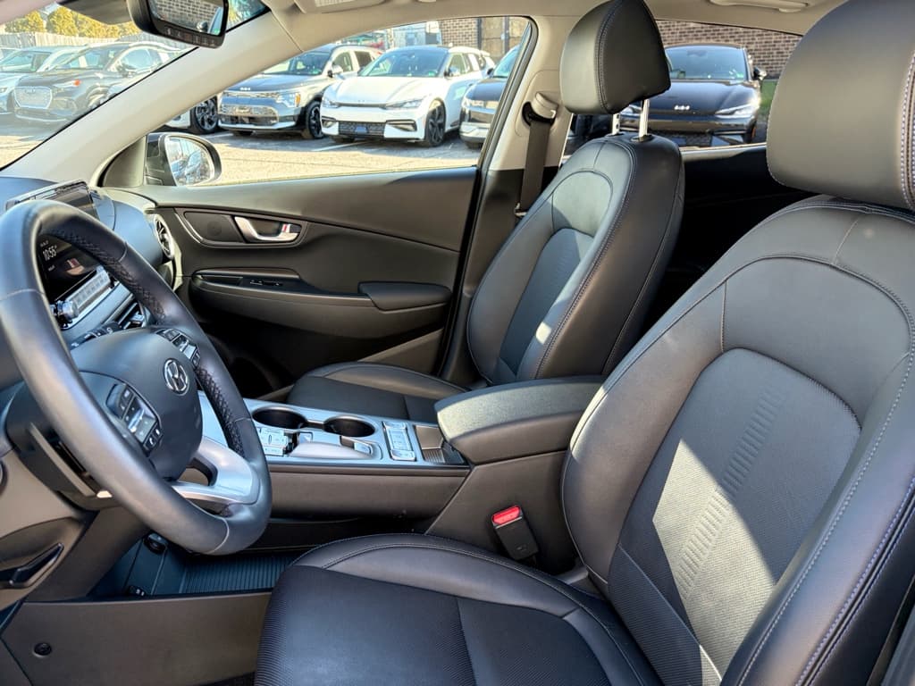 2023 Hyundai Kona EV view 18