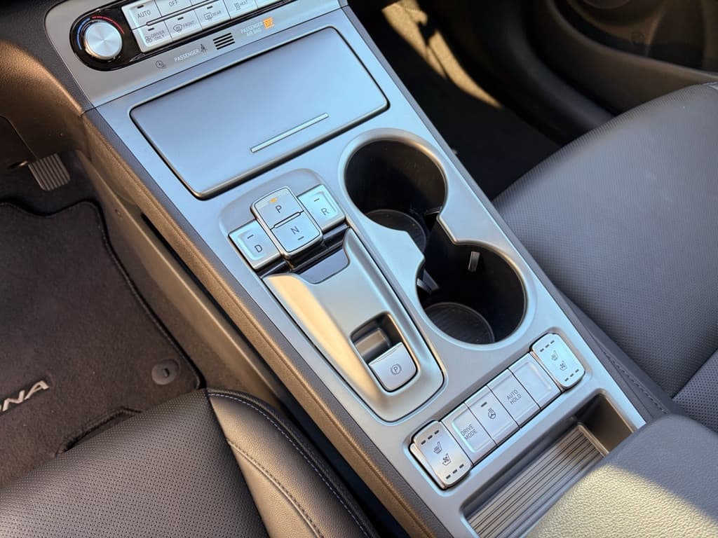2023 Hyundai Kona EV view 20
