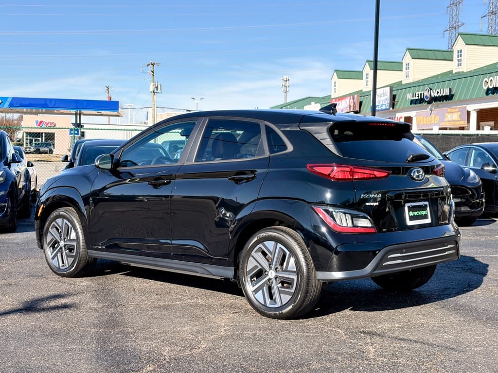 2023 Hyundai Kona EV view 2