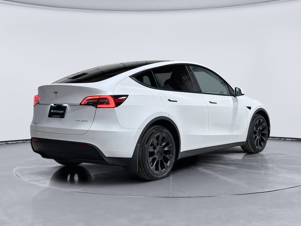 2023 Tesla Model Y view 3