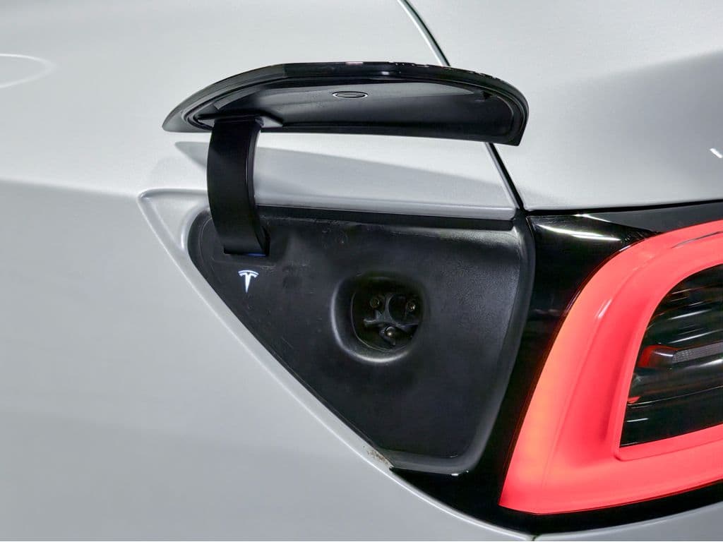 2023 Tesla Model Y view 5