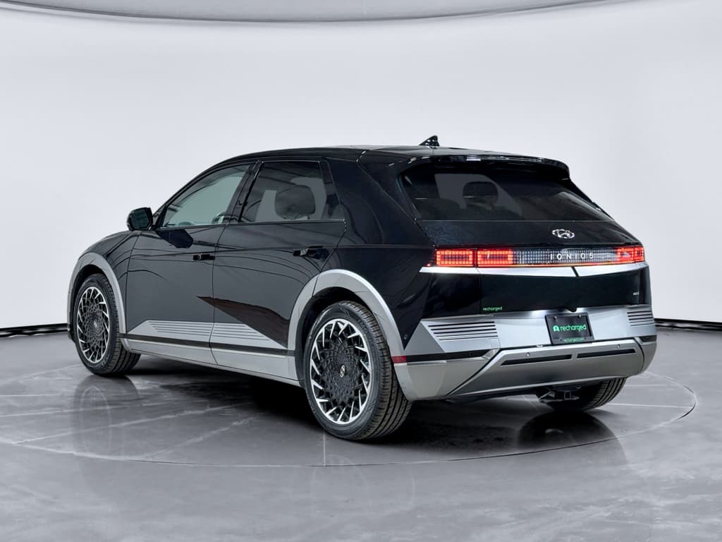 2023 Hyundai IONIQ 5 view 2