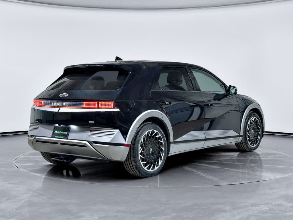 2023 Hyundai IONIQ 5 view 3