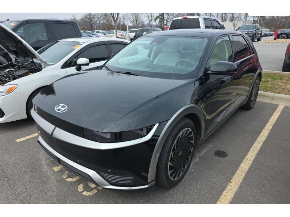 2023 Hyundai IONIQ 5 view 1