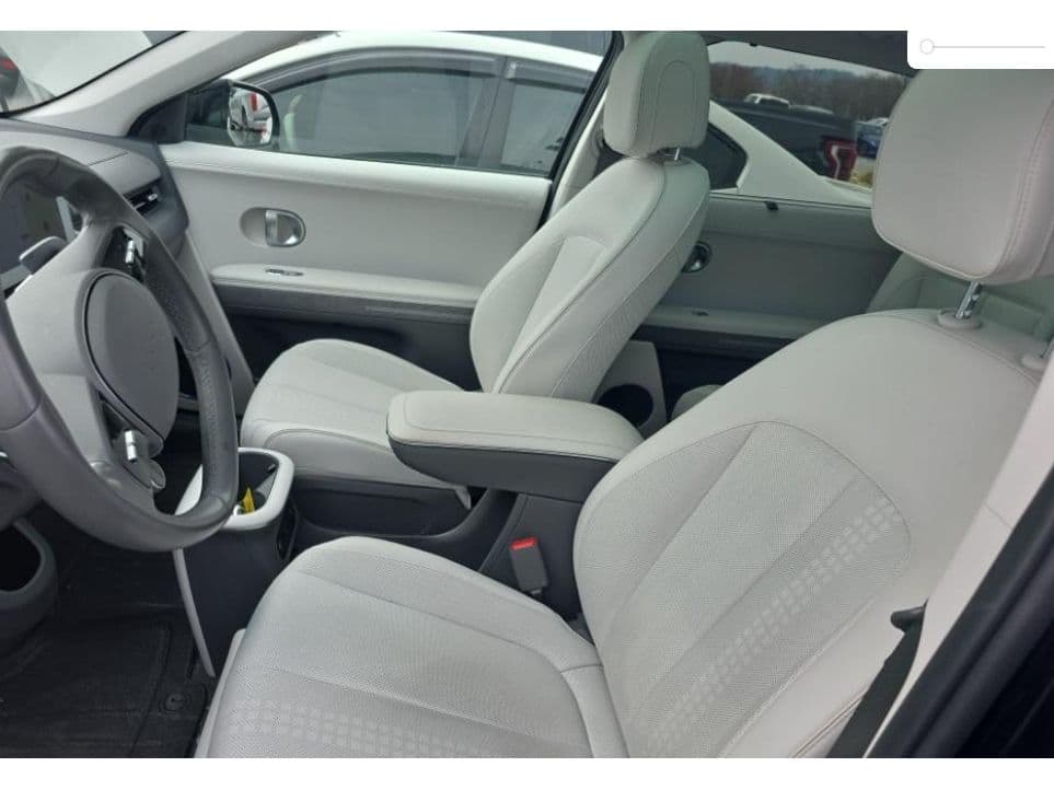 2023 Hyundai IONIQ 5 view 5