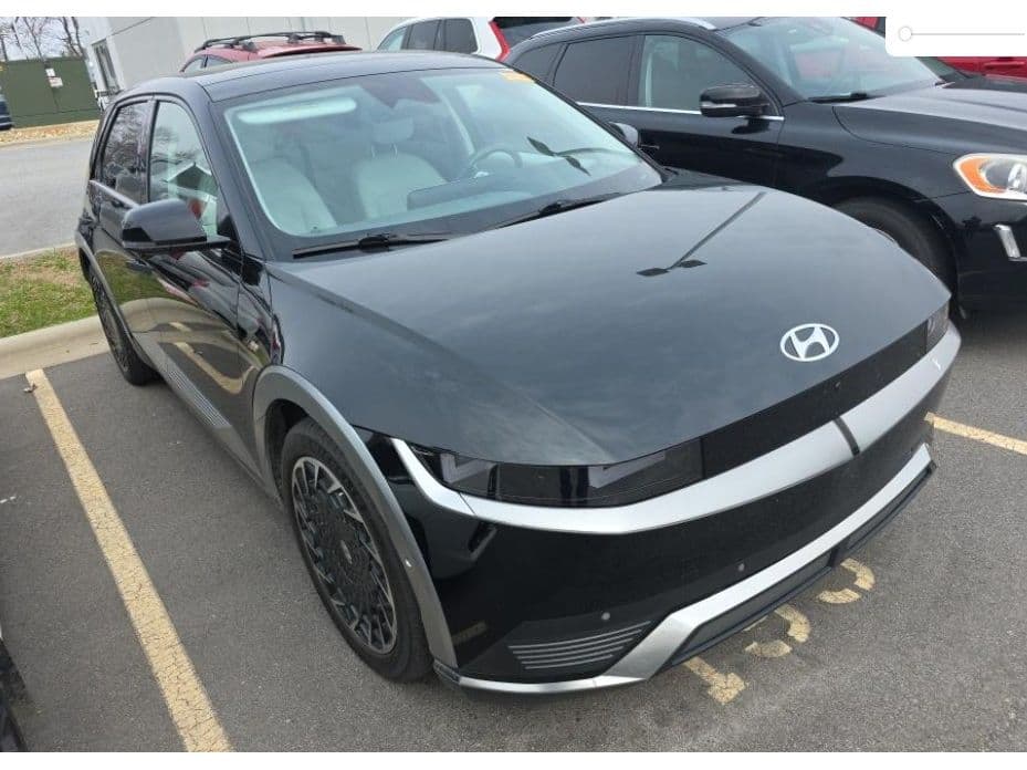 2023 Hyundai IONIQ 5 view 3