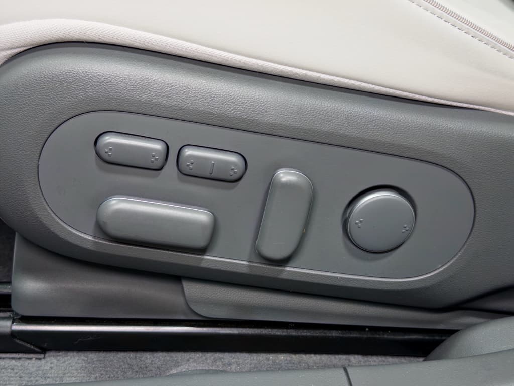 2023 Hyundai IONIQ 5 view 7