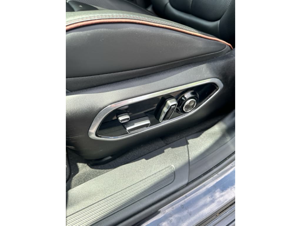 2024 Jeep Wagoneer S view 6