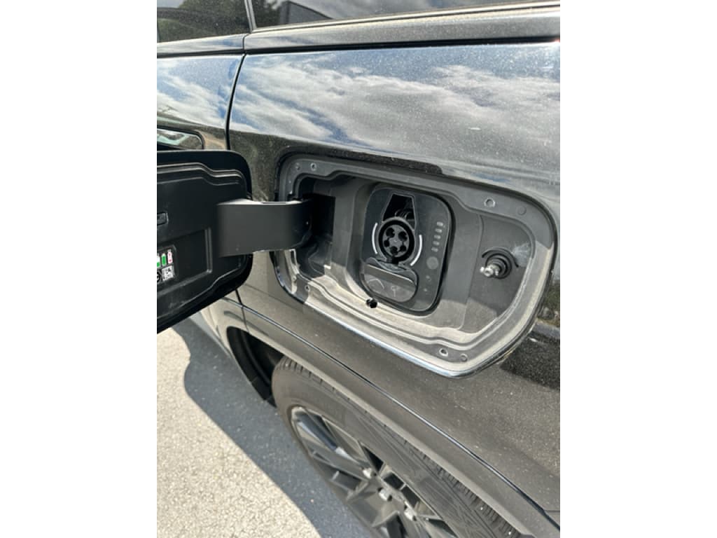 2024 Jeep Wagoneer S view 5