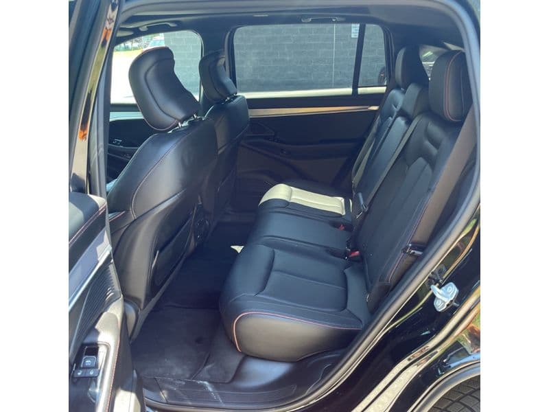 2024 Jeep Wagoneer S view 6