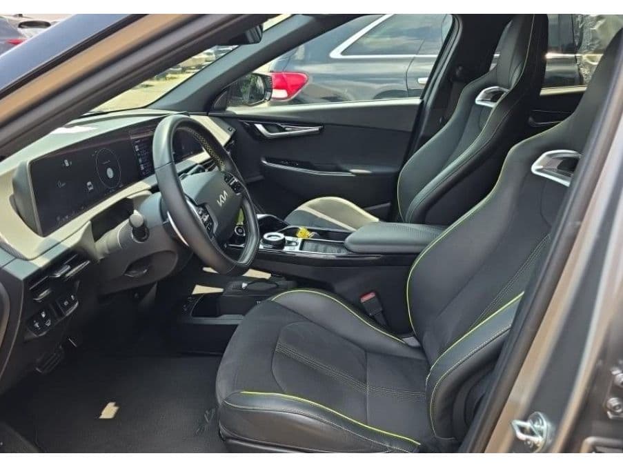 2024 Kia EV6 view 5