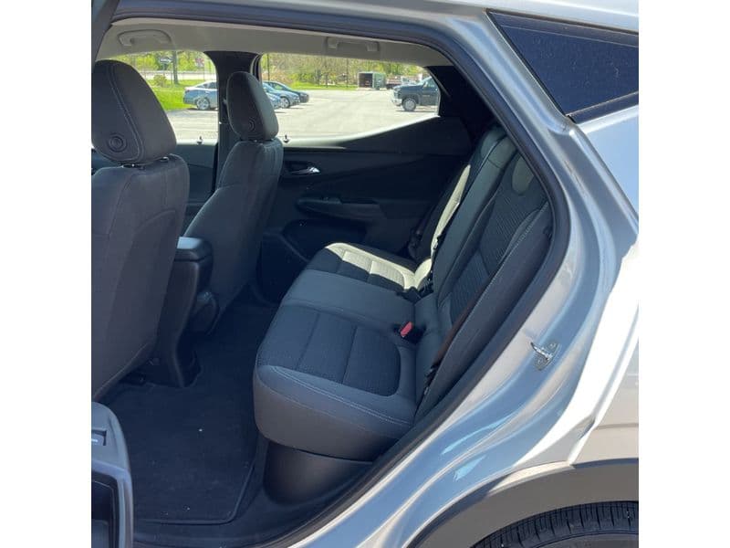 2023 Chevrolet Bolt EUV view 6
