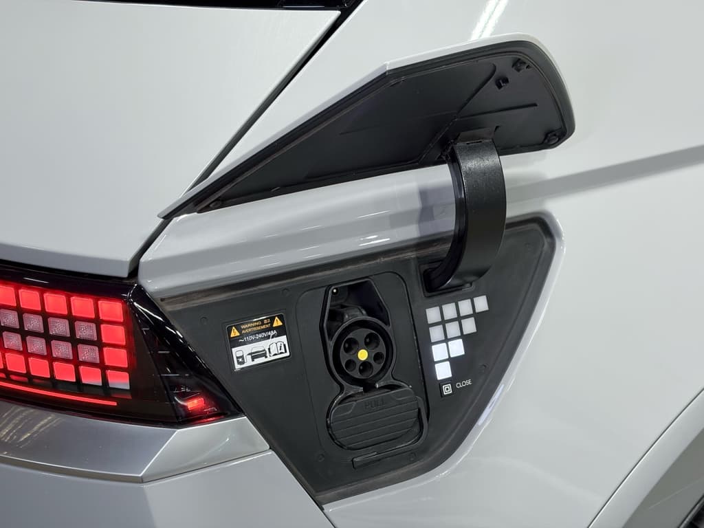 2023 Hyundai IONIQ 5 view 5