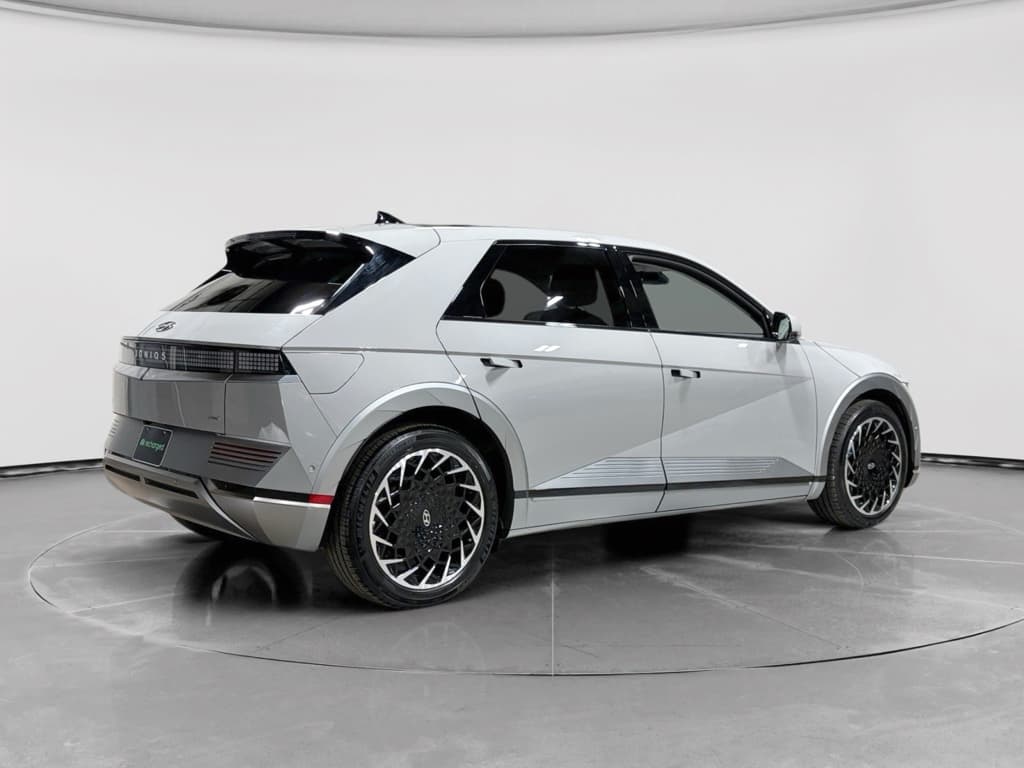 2023 Hyundai IONIQ 5 view 4