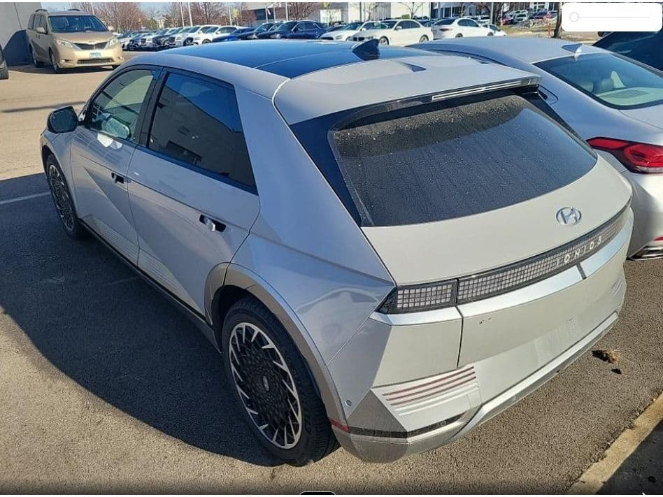 2023 Hyundai IONIQ 5 view 2