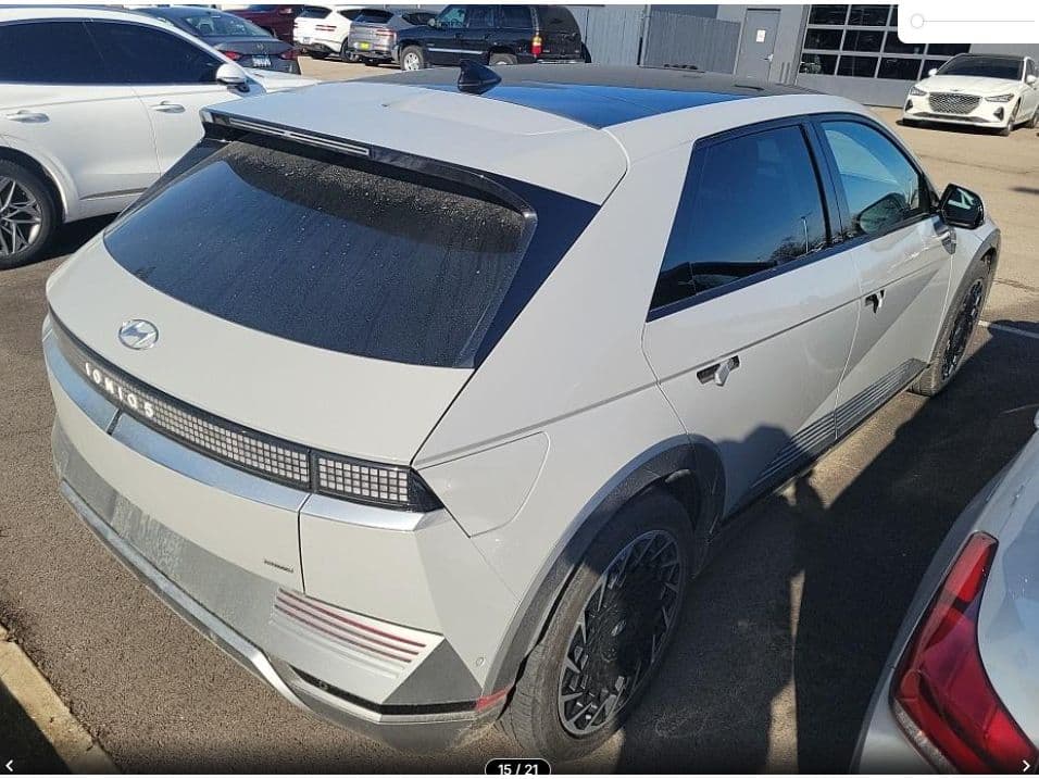 2023 Hyundai IONIQ 5 view 4