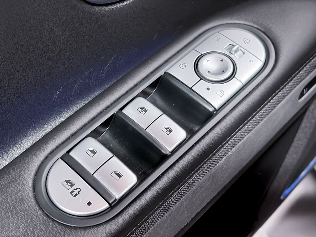 2023 Hyundai IONIQ 5 view 7