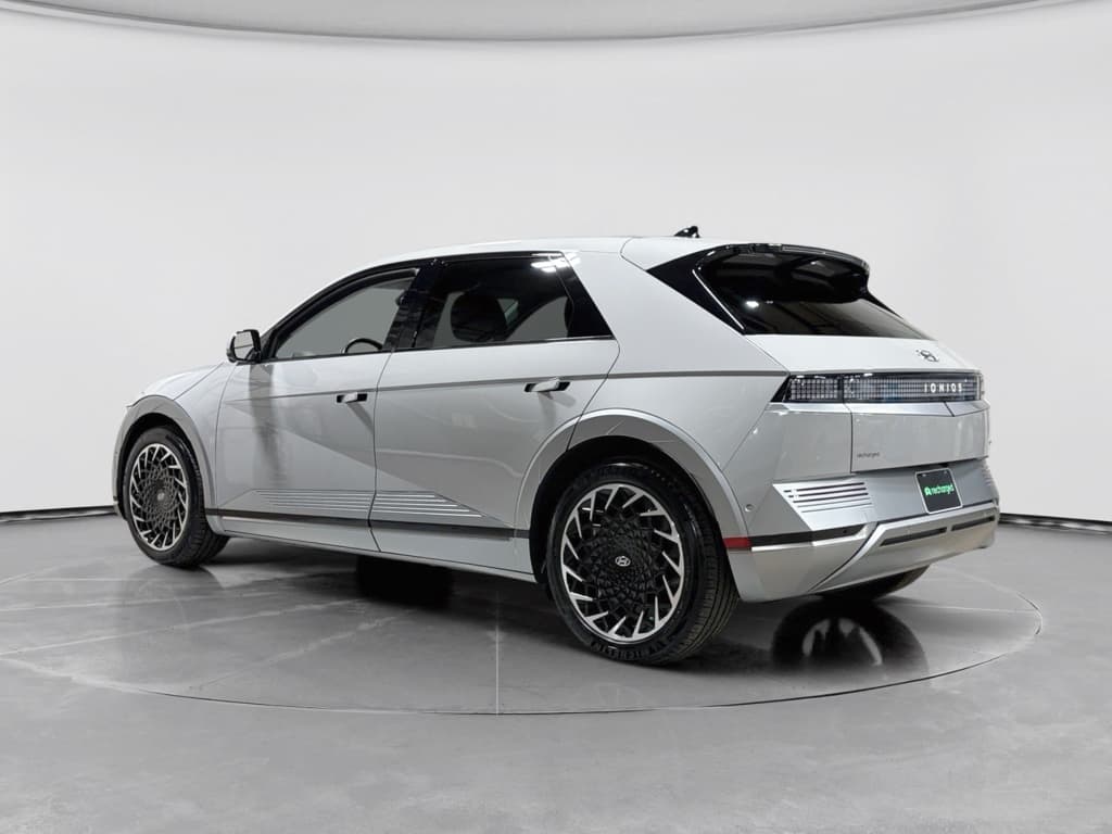 2023 Hyundai IONIQ 5 view 2