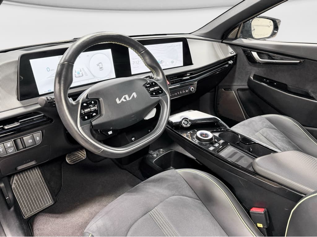 2024 Kia EV6 view 17